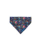 Bandana stylé pour petit et grand chien bleu marine, bleu et rose de french caramelle collection flowerette marine