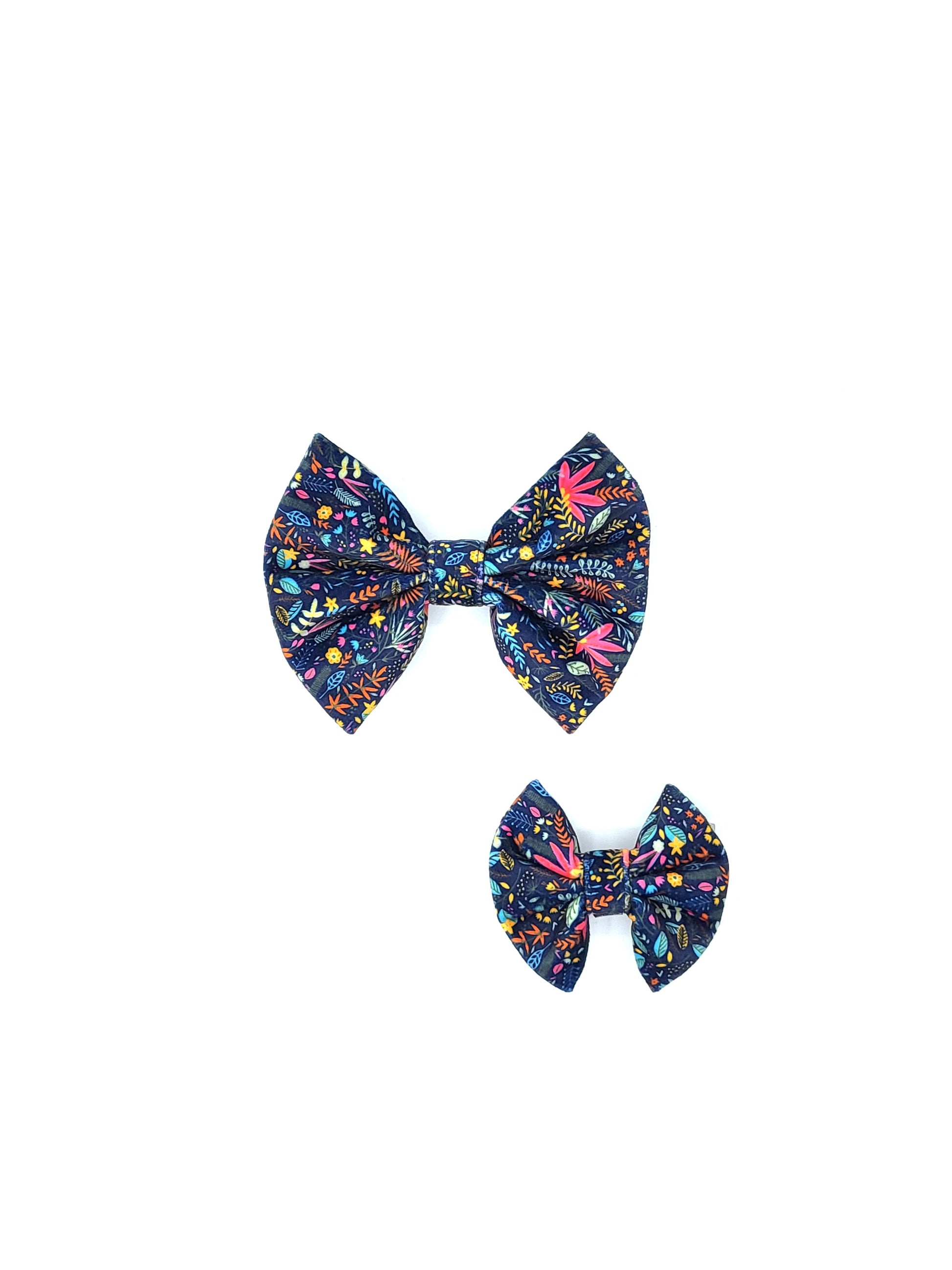 Noeud papillon stylé pour petit et grand chien bleu marine, bleu et rose de french caramelle collection flowerette marine